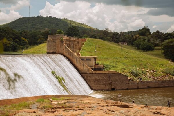 Malawi abre comportas de barragem devido à subida do lago