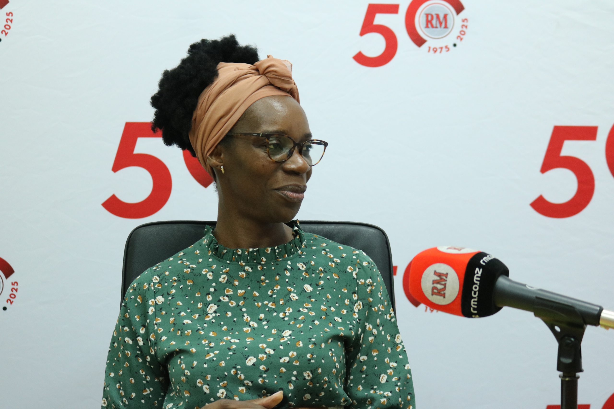 Ministra do Trabalho garante regularidade no pagamento do subsídio social básico