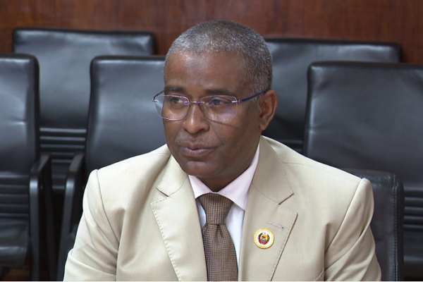 Moçambique enfrenta défice de 102 mil profissionais de saúde