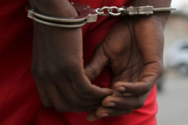 PRM detém cidadão congolês por falsificação de documentos em Maputo
