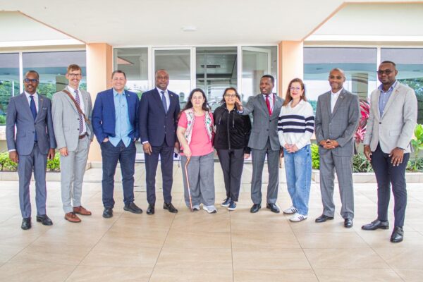 Parlamentares canadianos de visita a Moçambique