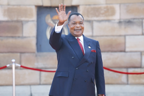 Sasso Nguesso, 82 anos, tenta seu “último mandato”