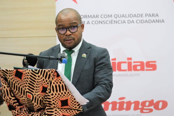 100 ANOS DO JORNAL NOTÍCIAS: Reitor da UEM defende cooperação entre academia e comunicação social