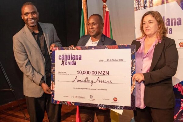 Amadbay Gulamo Assane vence concurso “Capulana é Vida”
