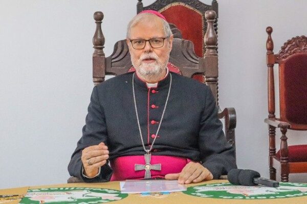 Arcebispo da Beira renuncia cargo pastoral