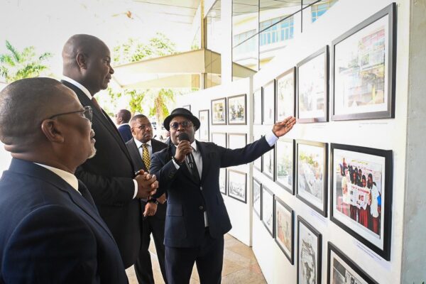Centenário do "Notícias": Daniel Chapo inaugura exposição com curadoria de Féling Capela