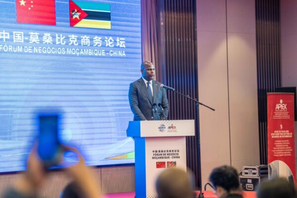 Daniel Chapo apresenta Moçambique como destino seguro para o capital chinês