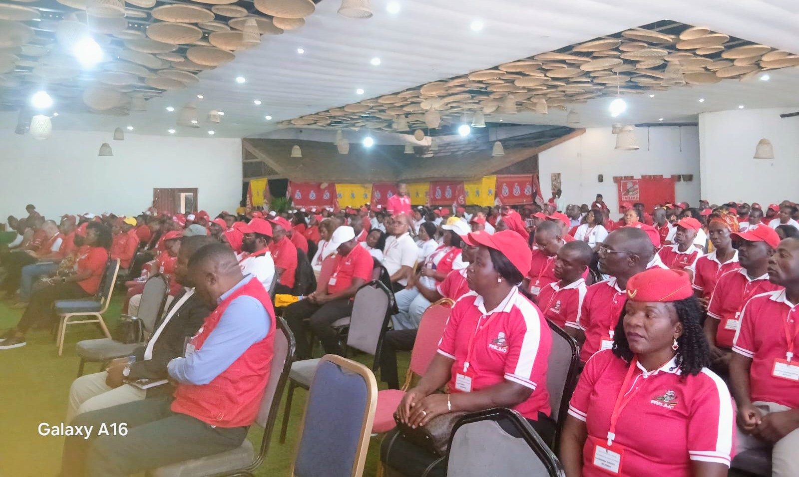 EM CHIMOIO: Frelimo prepara XI Conferência Nacional de Quadros