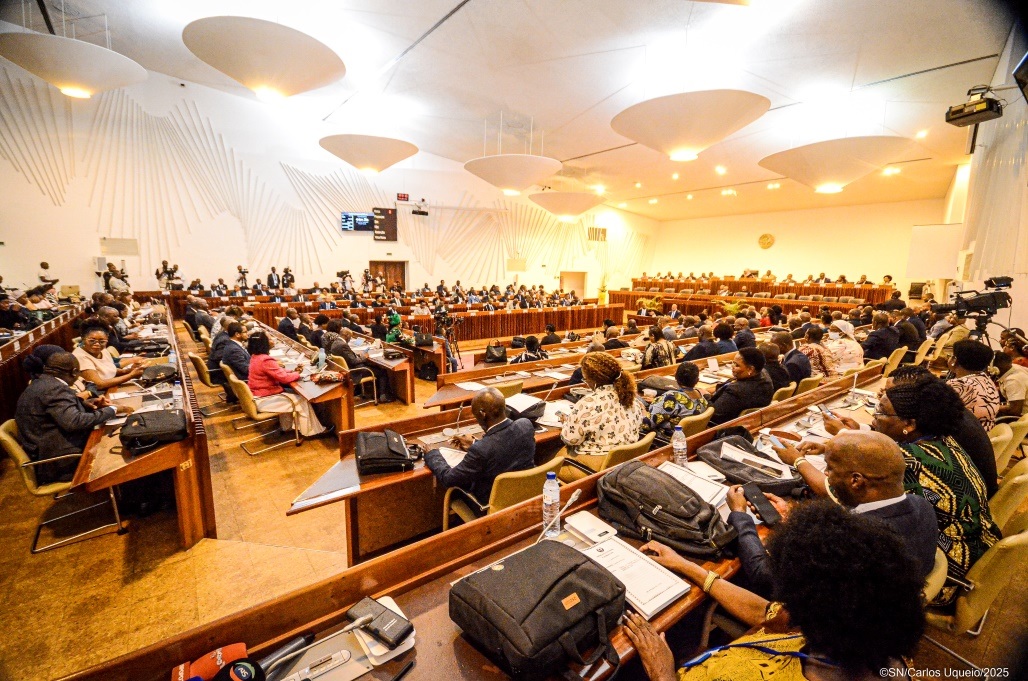 EM DEBATE NA AR: As mudanças na governação descentralizada provincial