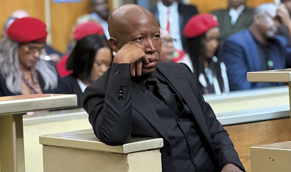 Justiça Sul-Africana condena o político Julius Malema a cinco anos de cadeia