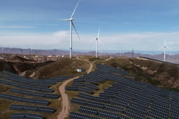 Moçambique aposta na experiência da China para impulsionar energia limpa