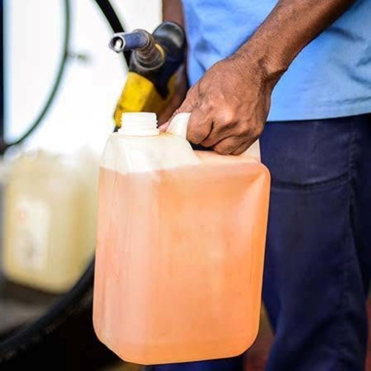 QUELIMANE: Longas filas nas bombas devido a ruptura de combustíveis