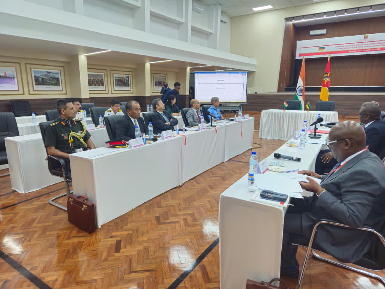 Sector da Defesa reforça laços com a Índia