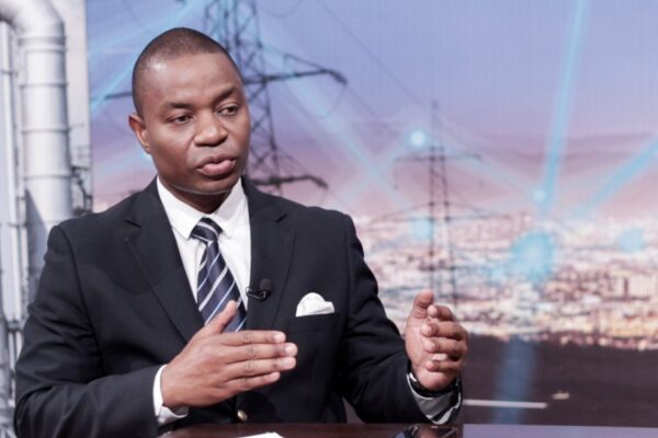 Académico António Niquice apresenta obra sobre Economia do Caju em Moçambique