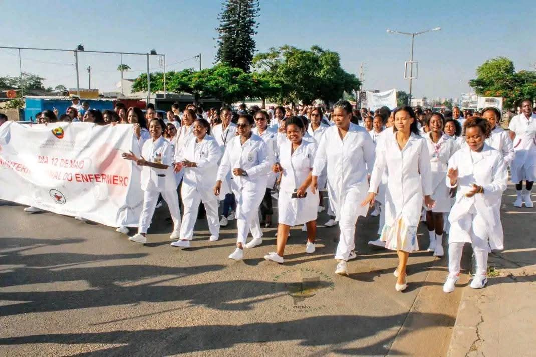 Chefe do Estado saúda enfermeiro