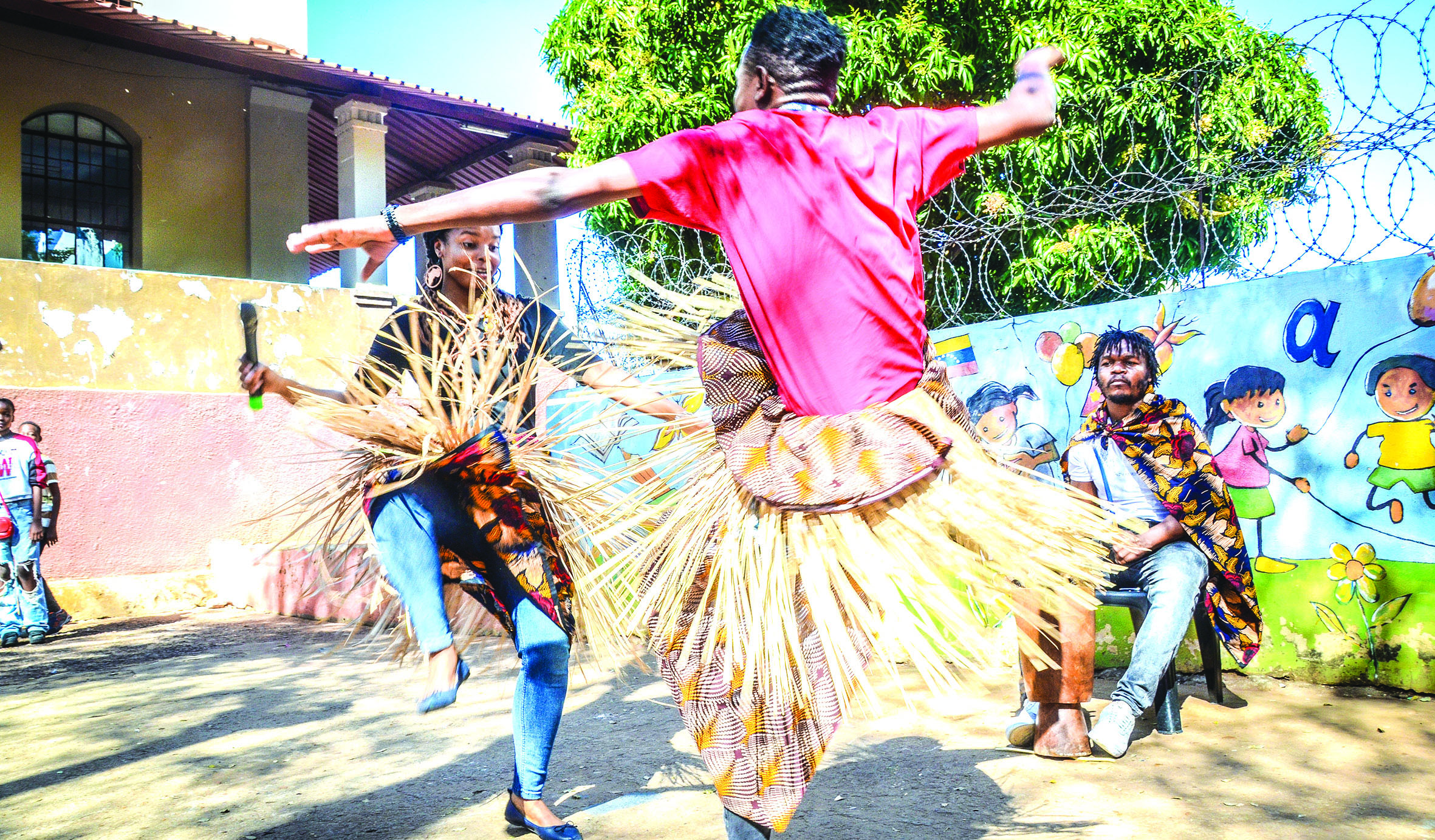 África vive nos sabores, tecidos e no poema que o corpo dança