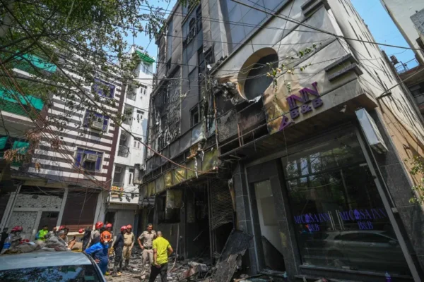Dois nacionais entre os 21 mortos em incêndio na Índia