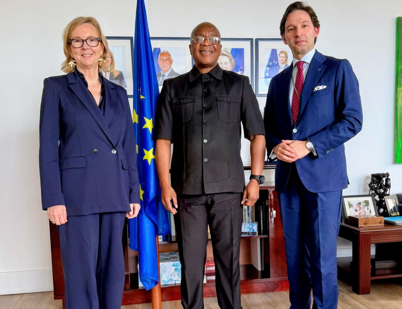 Forquilha reúne-se com directora-geral para África do Serviço Europeu de Acção Externa