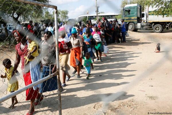 Governo apela ao regresso voluntário de moçambicanos em situação irregular na África do Sul
