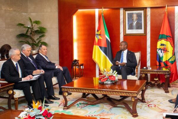 ECONOMIA E COMBATE AO TERRORISMO: Moçambique e Rússia revitalizam cooperação