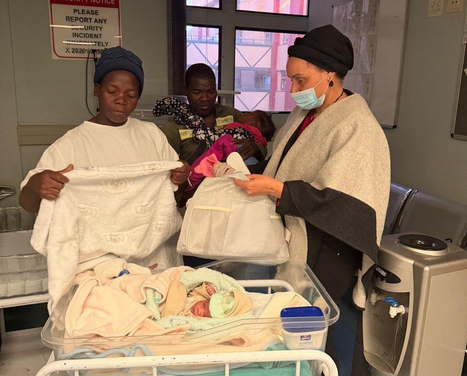 Ecos da xenofobia: bebé nasce na Embaixada de Moçambique em Pretória