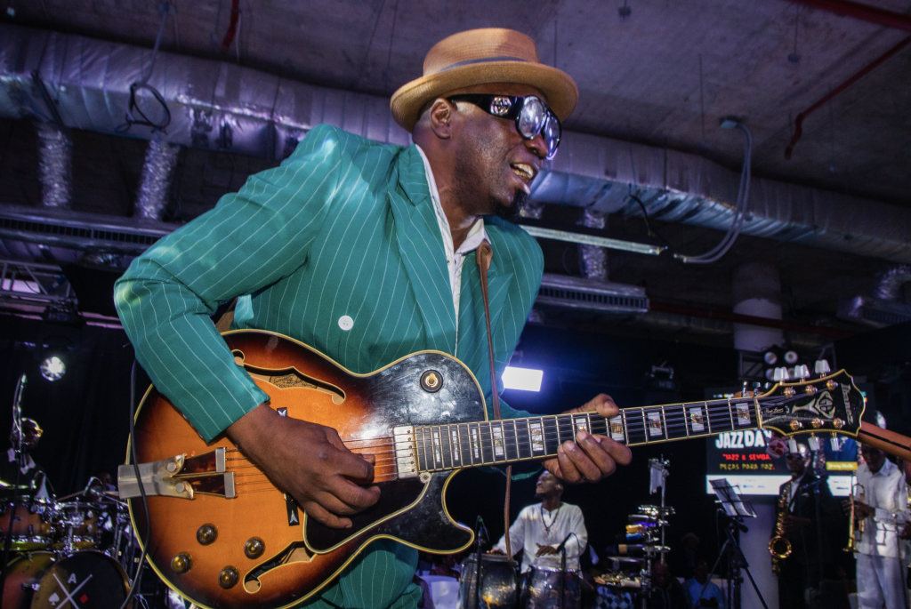Jimmy Dludlu celebra 40 anos de carreira com concerto duplo em Maputo