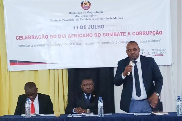 Manica reforça compromisso contra a corrupção
