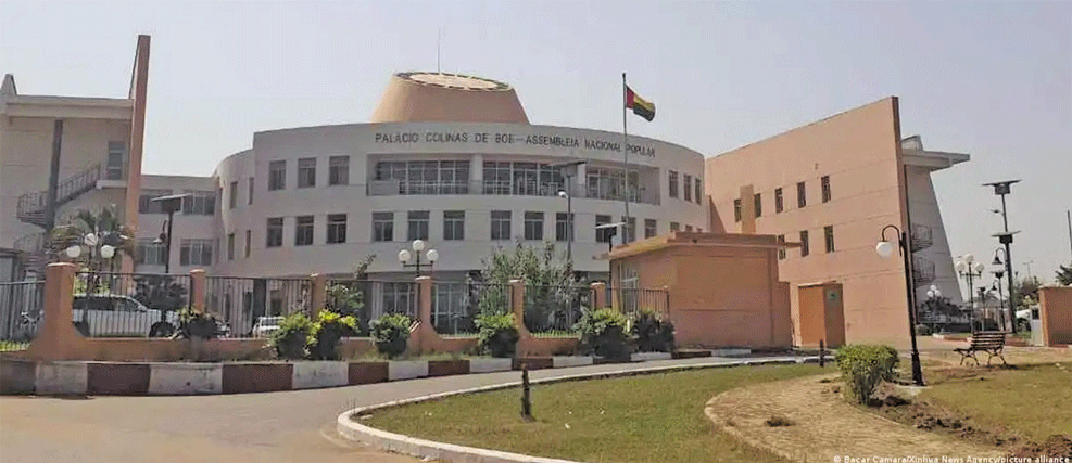 Dia de referendo polémico na Guiné-Bissau - Jornal Domingo