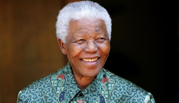 África do Sul impede leilão de bens de Nelson Mandela nos EUA - Jornal Domingo