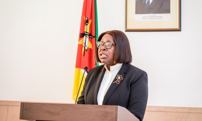 Maria Benvinda Levi na investidura do Presidente de São Tomé e Príncipe - Jornal Domingo